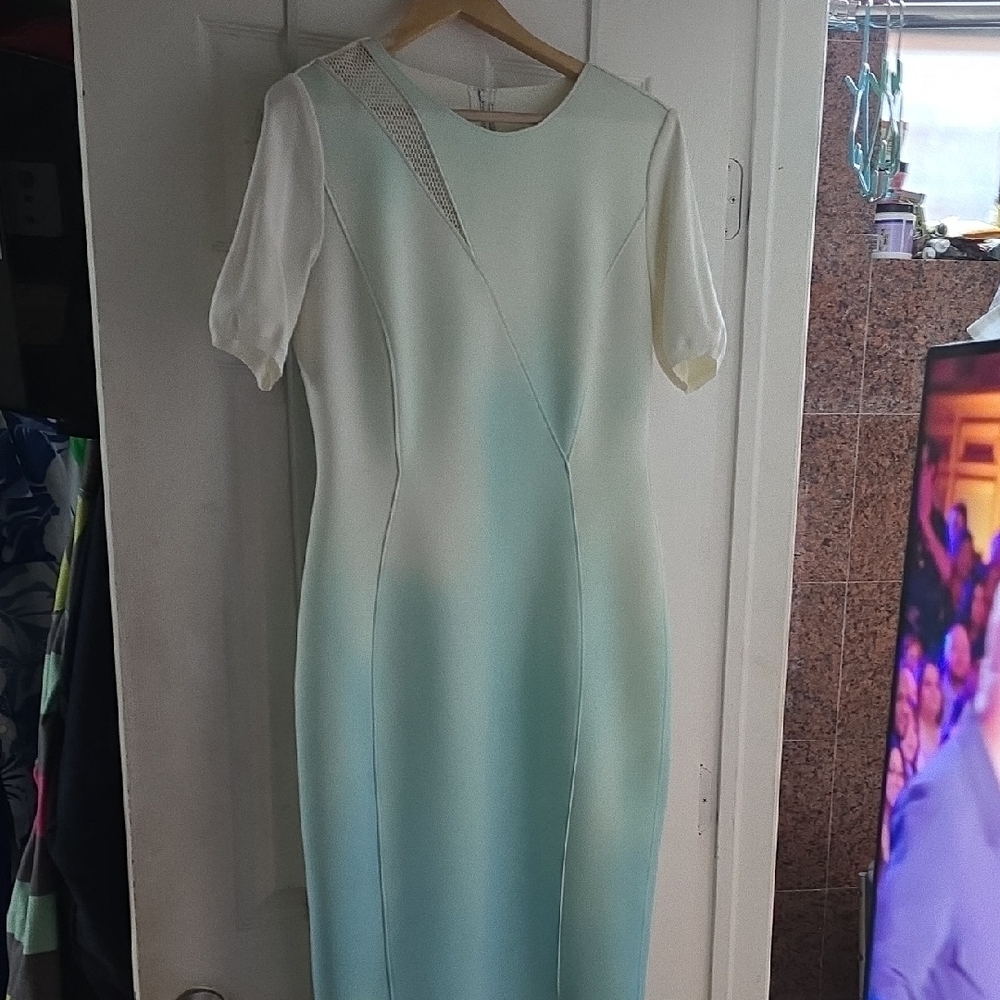 Green Sheath Midi Dress with Puff Sleeves for Wedding Guests